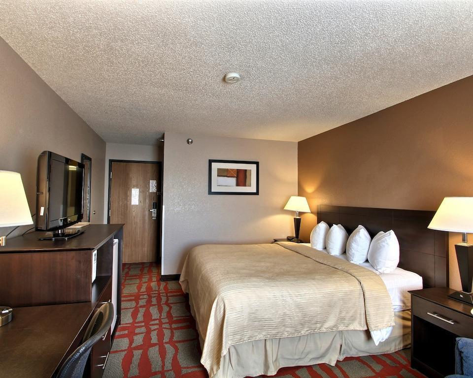 Quality Inn & Suites West Bend Dış mekan fotoğraf