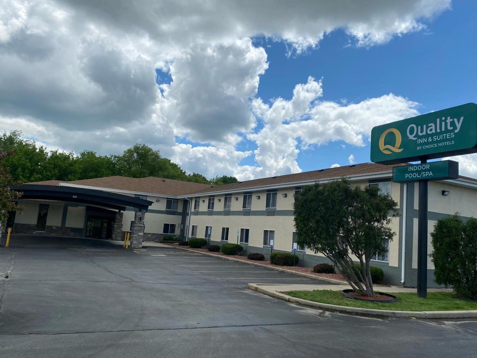 Quality Inn & Suites West Bend Dış mekan fotoğraf