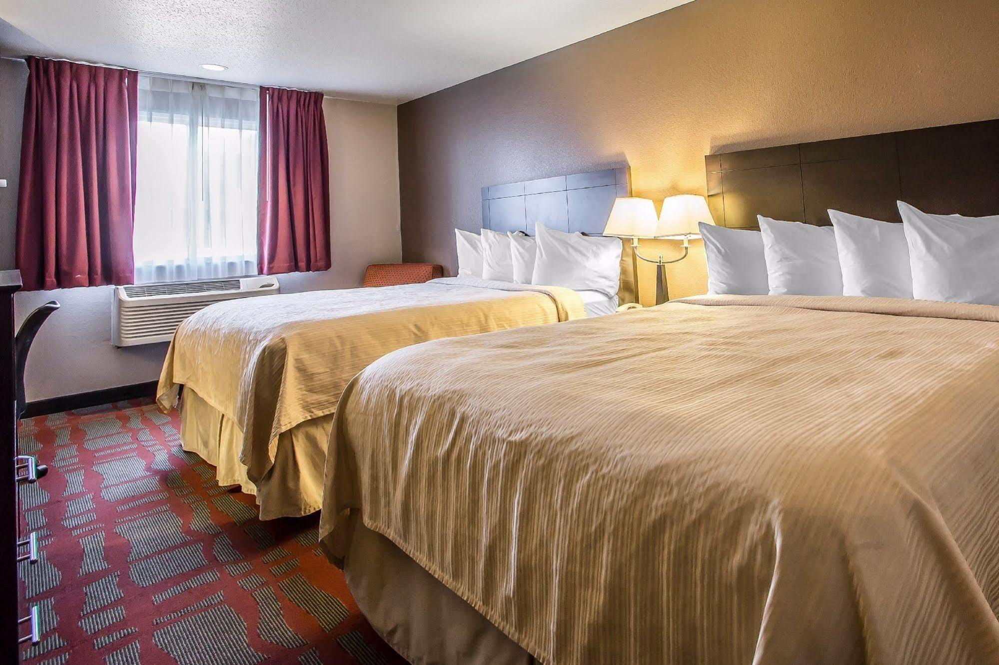 Quality Inn & Suites West Bend Dış mekan fotoğraf